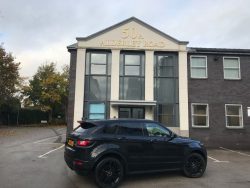 Alternative view of Range Rover Evoque