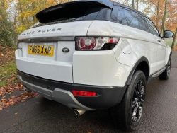 Alternative view of 2015 White Land Rover Range Rover Evoque