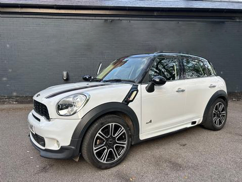 2011 White Mini Countryman
